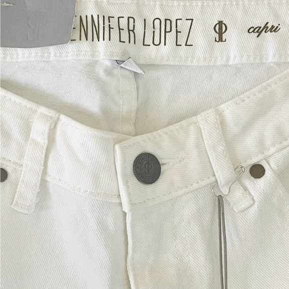 NWT Women's Jeans White Cotton Jeans Jennifer Lopez Jeans Capri Jeans Size 2L - Picture 2 of 4